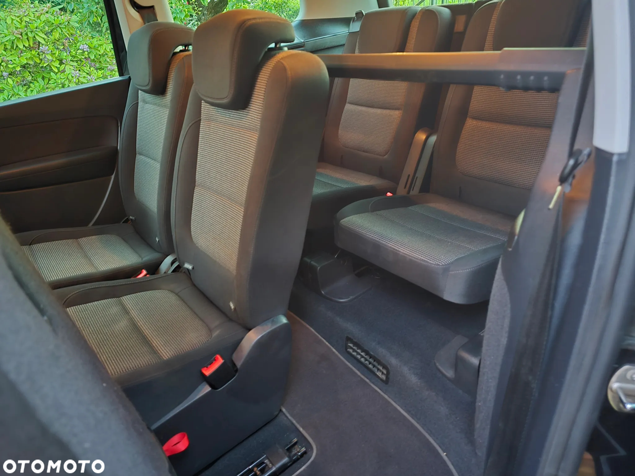 Volkswagen Sharan 2.0 TDI BlueMotion Technology Comfortline - 34