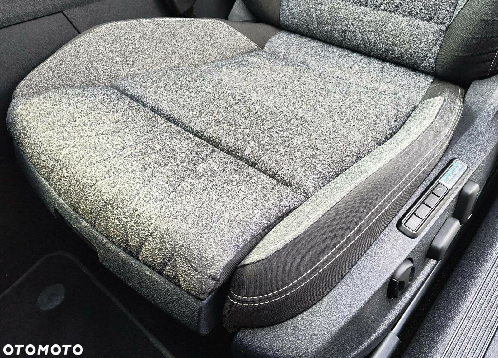 Volkswagen Passat - 11