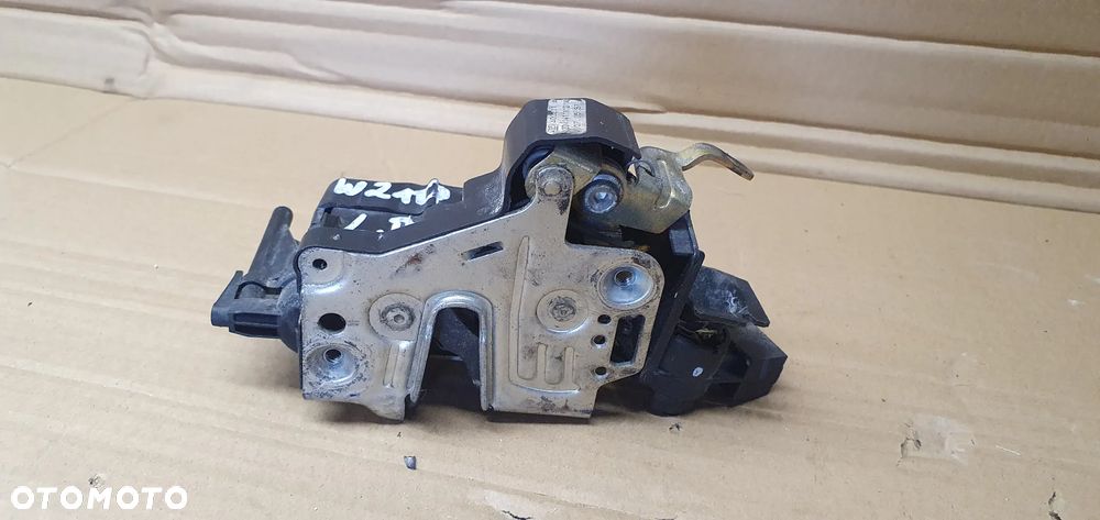 Zamek drzwi lewy przód przedni lewy Mercedes E-Klasa W210 2027203535 - 1