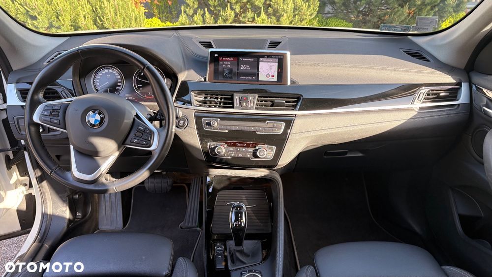 BMW X1 sDrive18i Sport Line - 18