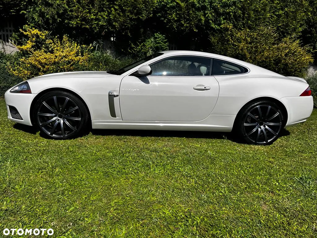 Jaguar XK XKR Coupe - 29