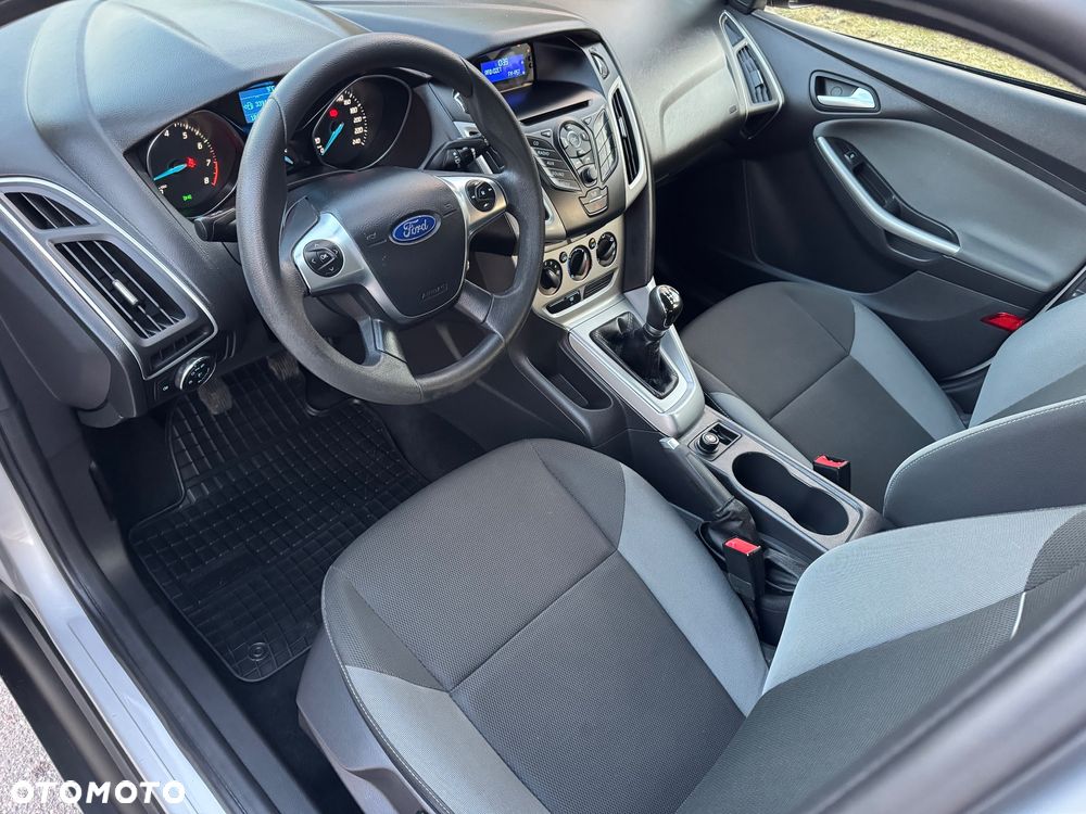 Ford Focus 1.6 FF Ambiente - 24