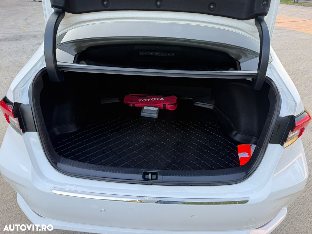 Toyota Corolla 1.8 HSD Dynamic - 31