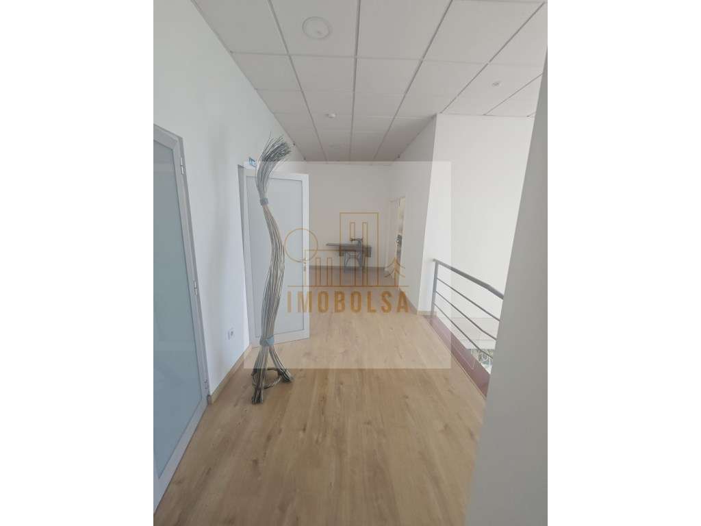 Armazem 2500 m2 - Grande imagem: 4/12