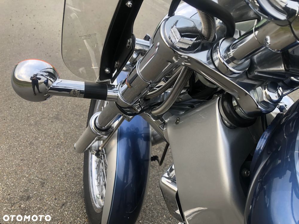 Suzuki Intruder - 18