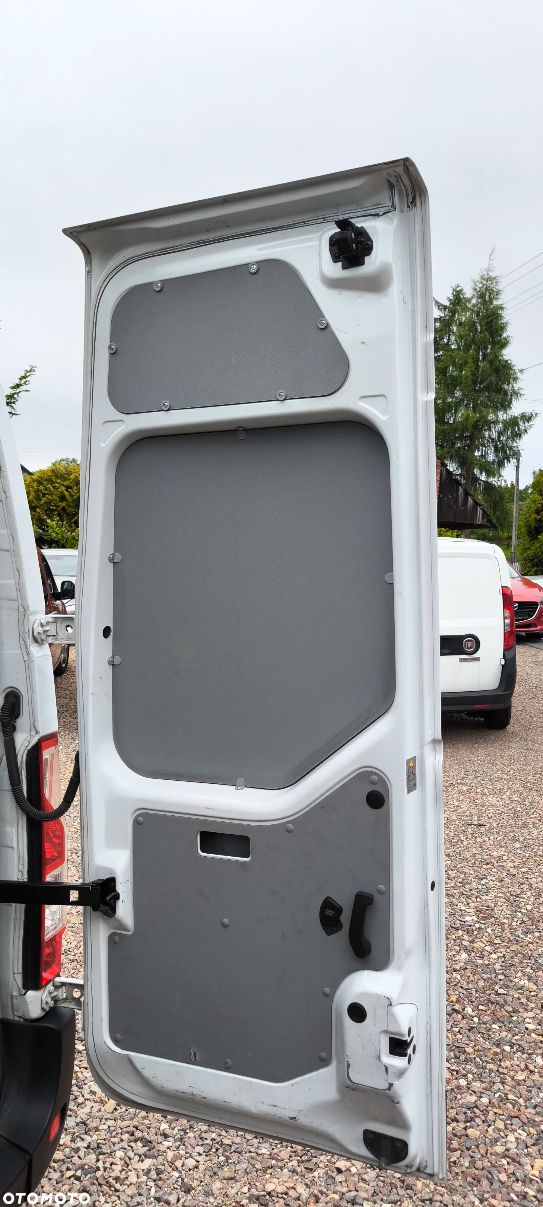 Nissan NV 400 - 24