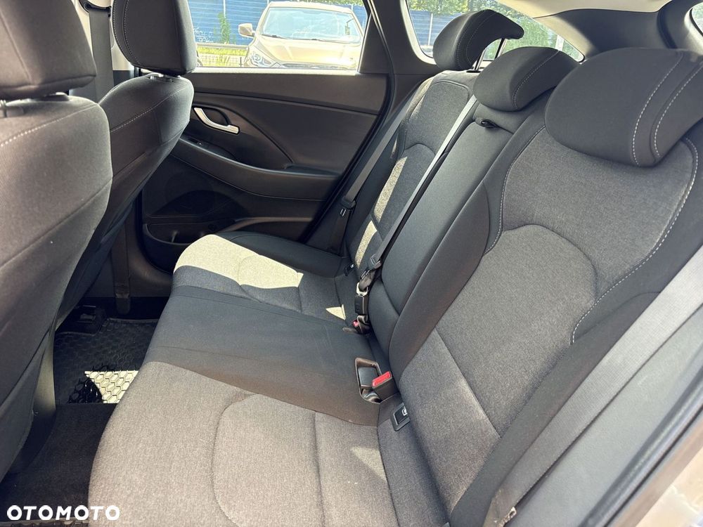 Hyundai i30 1.6 D Comfort - 16