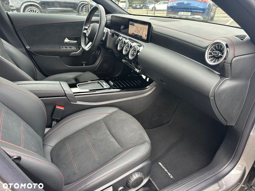 Mercedes-Benz CLA 180 AMG Line 7G-DCT - 13