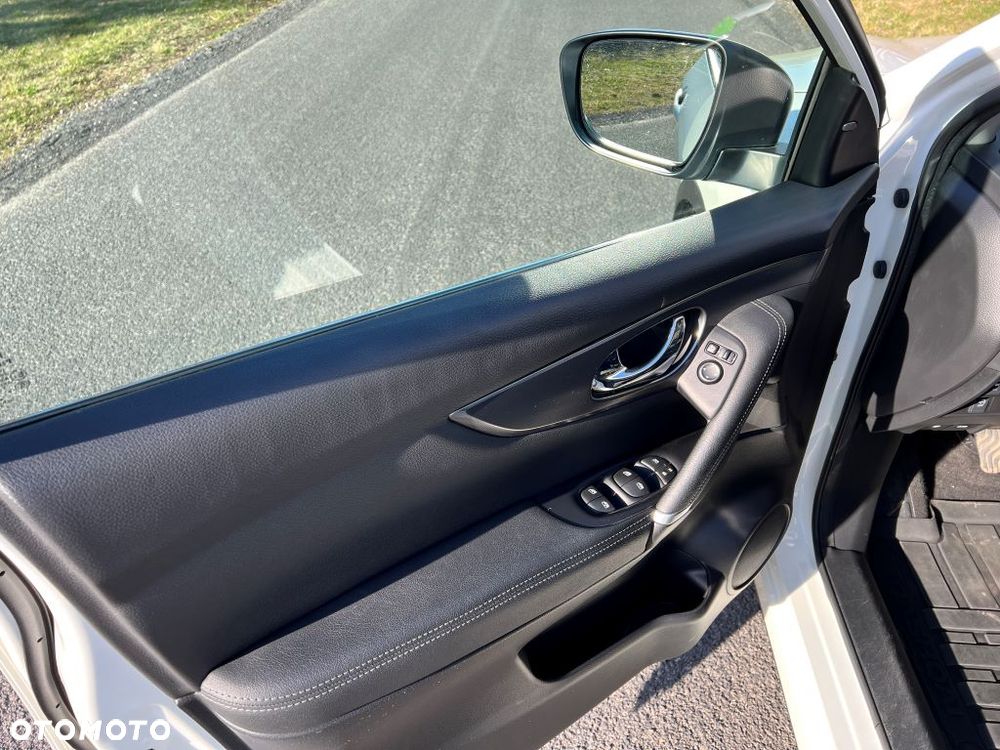 Nissan Qashqai 1.6 DCi 4x4 Tekna+ - 12