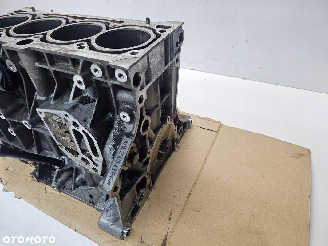 BLOK SILNIKA AUDI A4 B6 B7 1.6 8V ALZ 06B103019H - 2