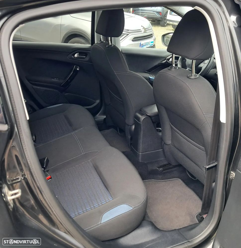 Peugeot 208 1.2 VTi Allure - 12