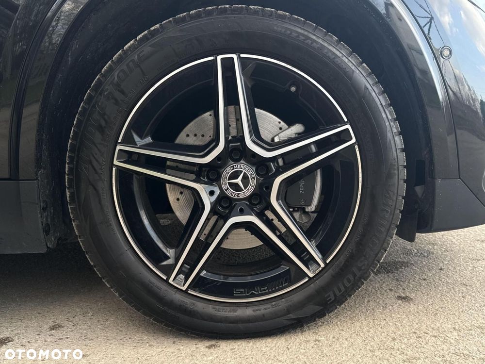 Mercedes-Benz GLA - 28