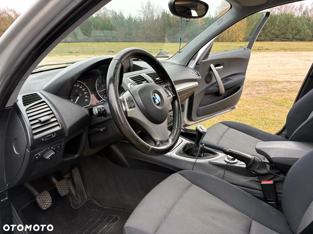 BMW Seria 1 116i - 27