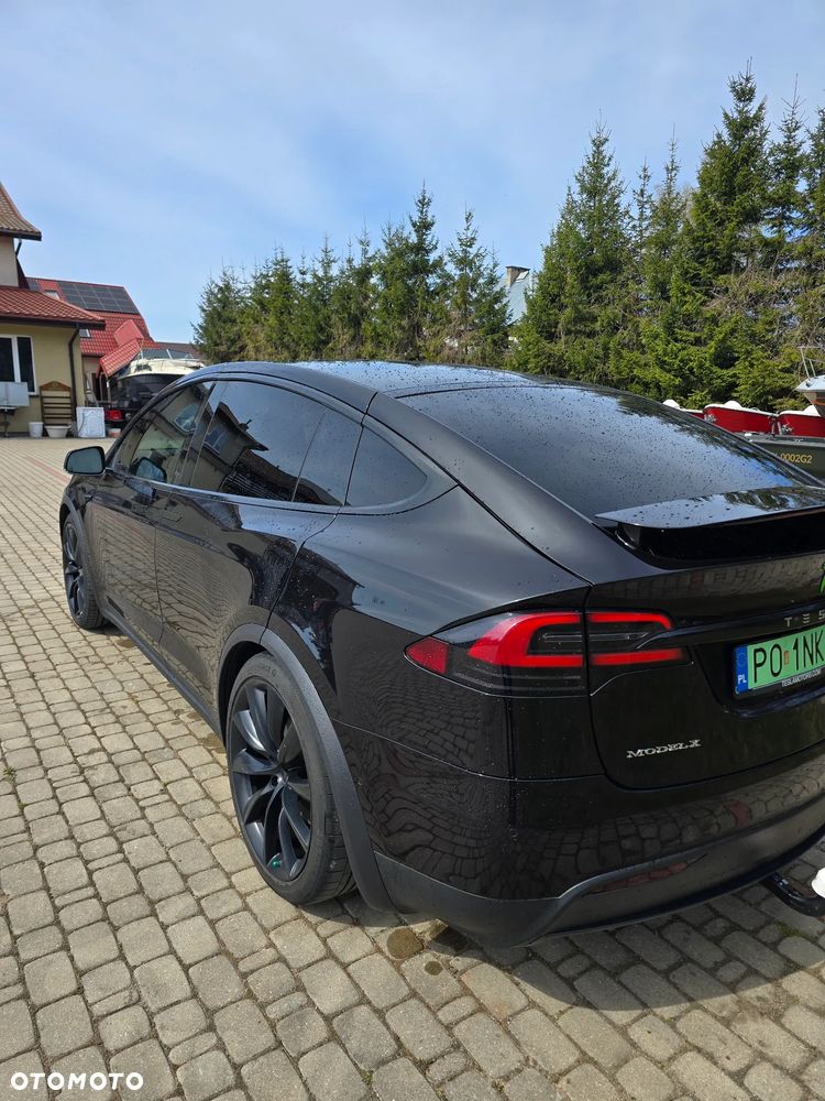 Tesla Model X - 6