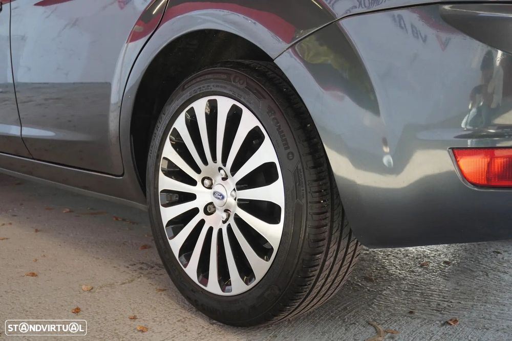 Ford Focus 1.6 TDCi Ghia - 19