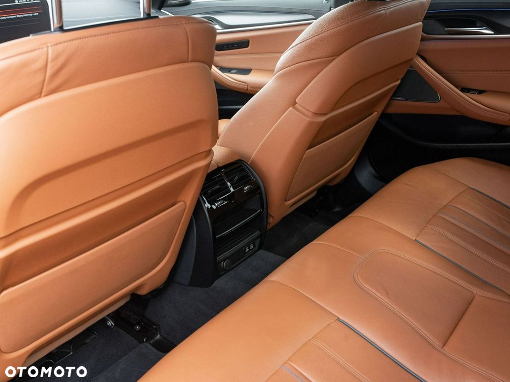 BMW Seria 5 540i xDrive mHEV M Sport sport - 28