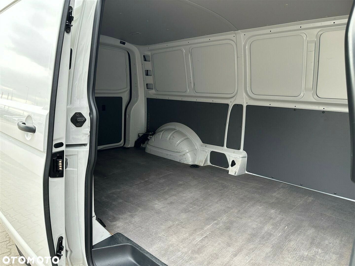 Volkswagen Transporter T6.1 FURGON 2.0 TDI 150KM - 9
