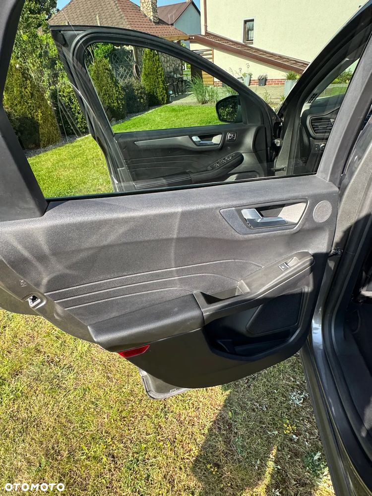 Ford Kuga 2.5 FHEV AWD Titanium - 26