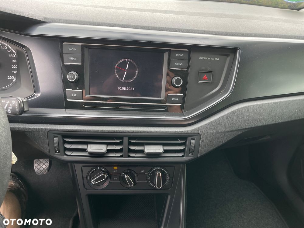 Volkswagen Polo 1.0 Comfortline - 24