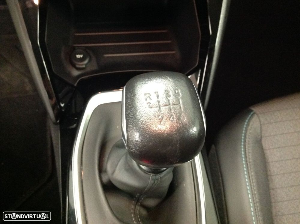 Peugeot 208 1.2 PureTech Allure - 51