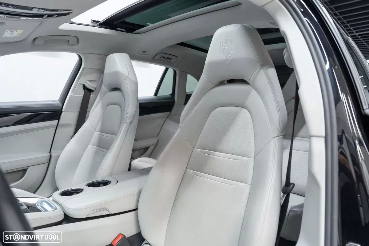 Porsche Panamera Sport Turismo 4 E-Hybrid - 26