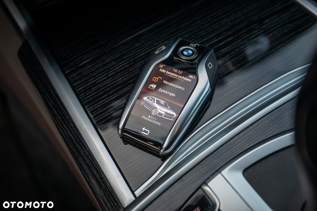 BMW Seria 7 - 37
