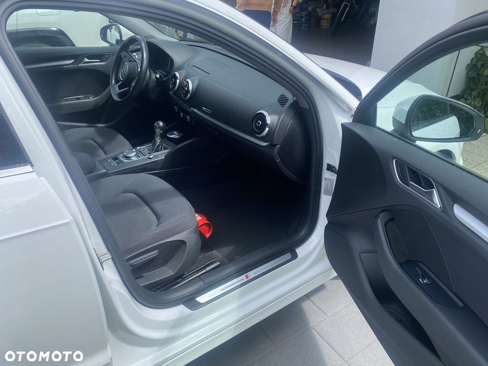 Audi A3 Sportback 1.5 TFSI S tronic - 3