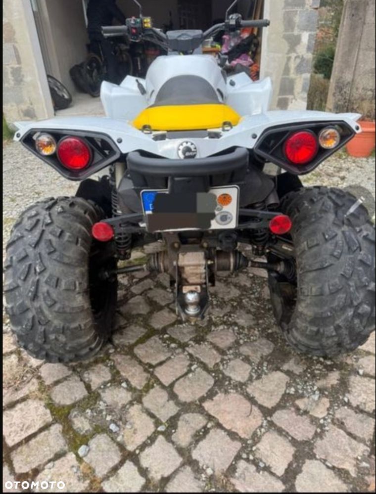 Can-Am Outlander - 2