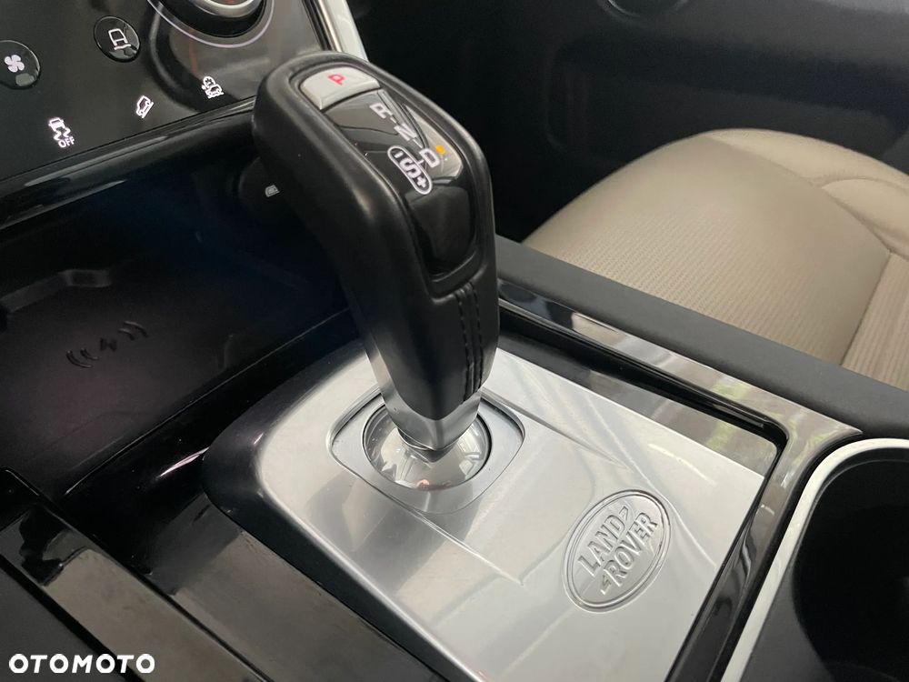 Land Rover Discovery Sport 2.0 P200 mHEV - 35