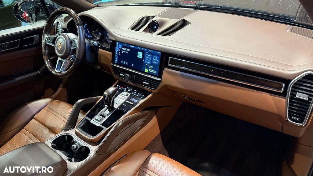 Porsche Cayenne - 26