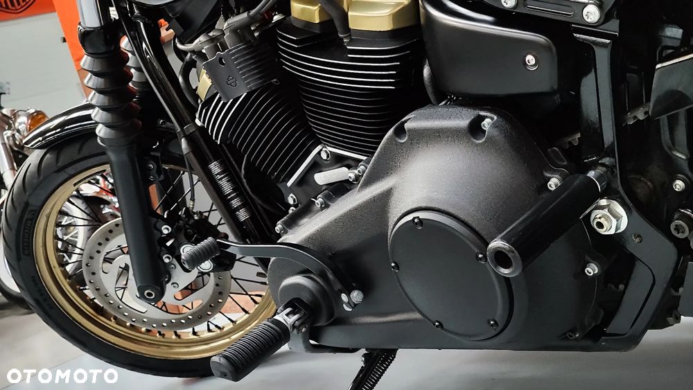 Harley-Davidson Softail Street Bob - 25