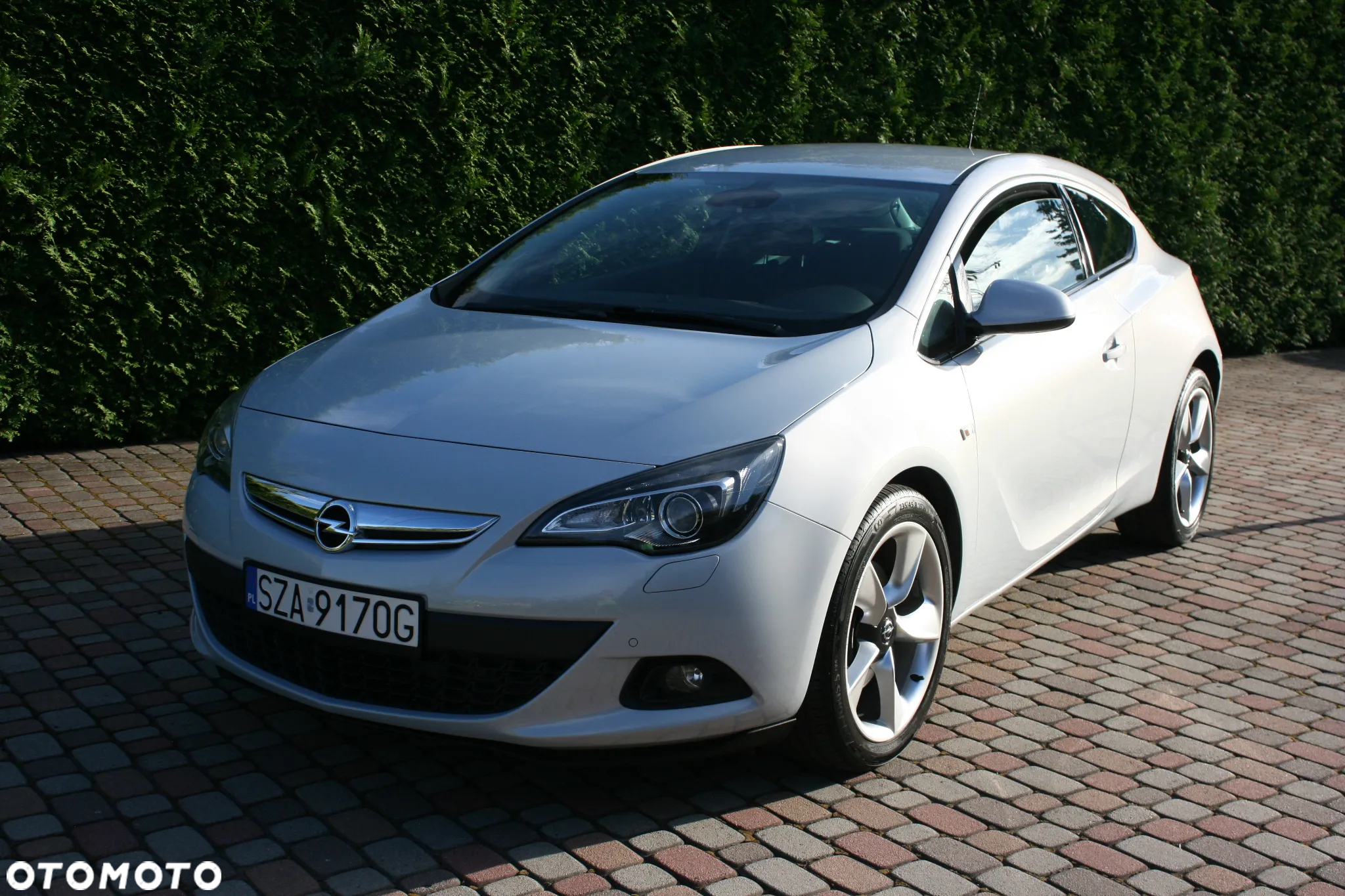 Opel Astra GTC 1.4 Turbo ecoFLEX Start/Stop - 2