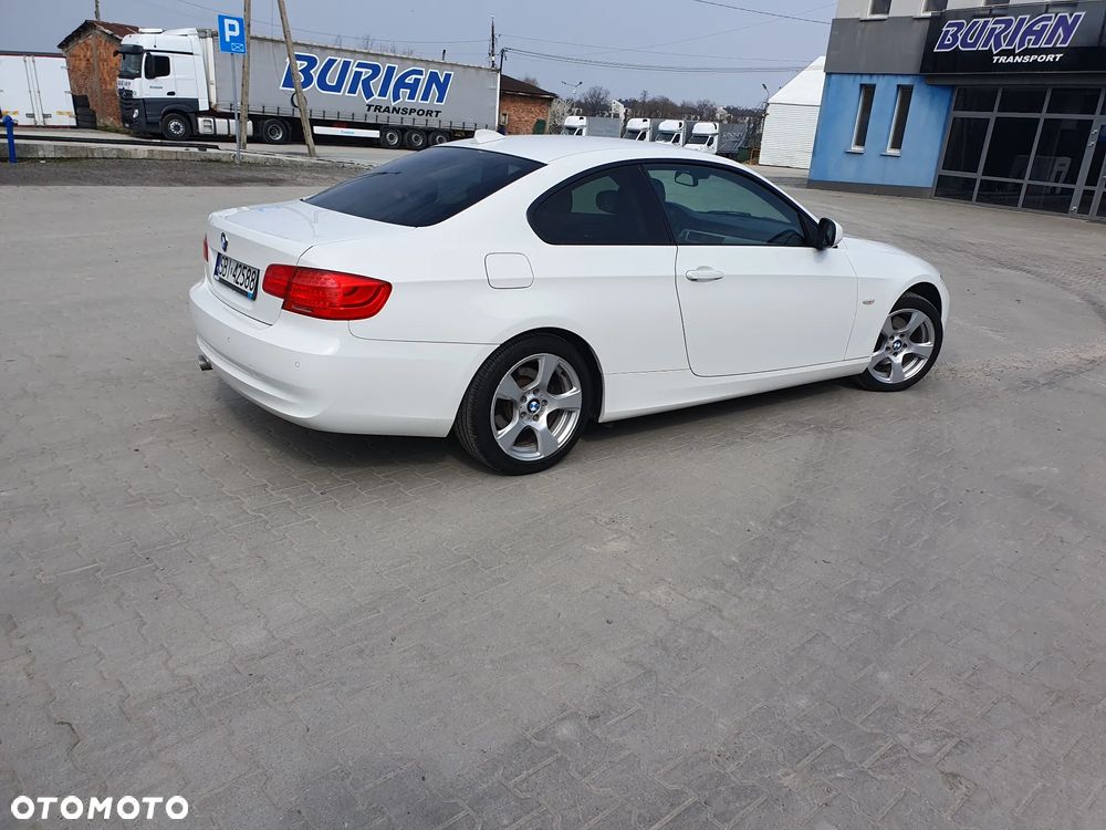 BMW Seria 3 320d xDrive Coupe - 2