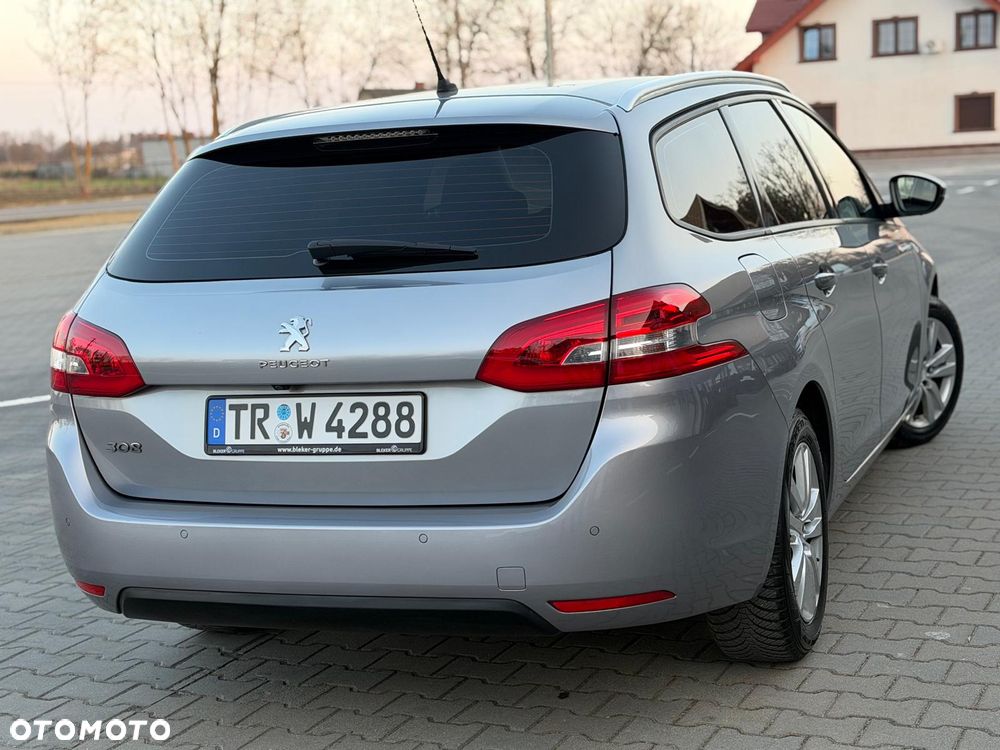 Peugeot 308 BlueHDi 130 EAT8 Stop & Start Allure - 23