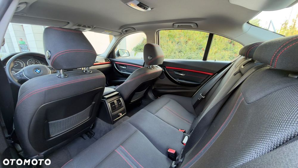 BMW Seria 3 318i Sport Line - 15