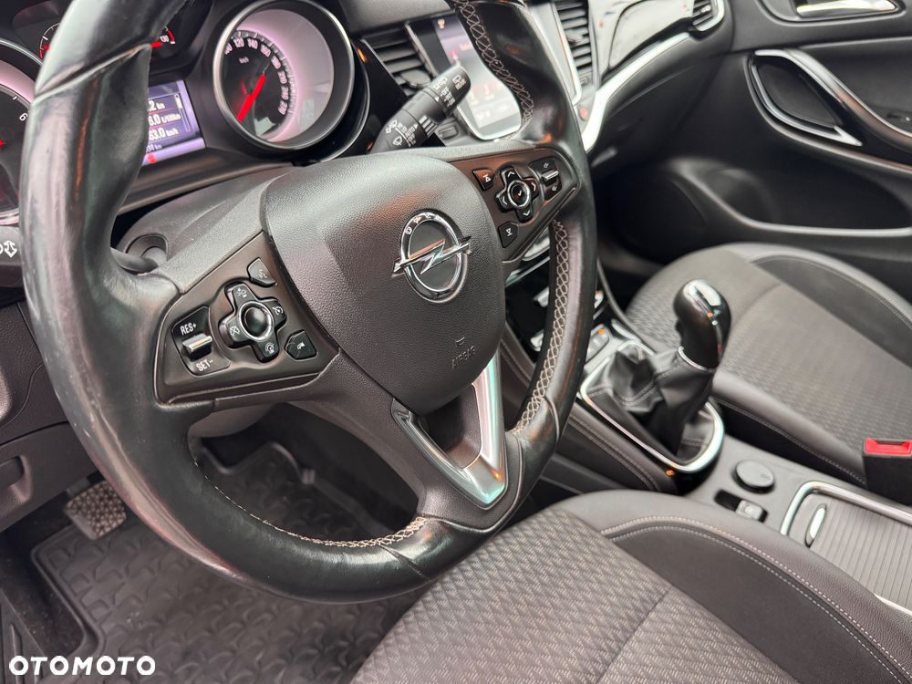 Opel Astra 1.4 Turbo Innovation - 38