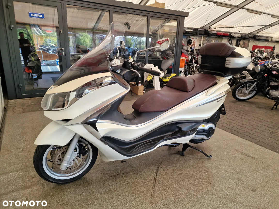 Piaggio X10 - 36