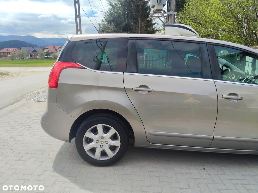 Peugeot 5008 HDI FAP 115 Business-Line - 11