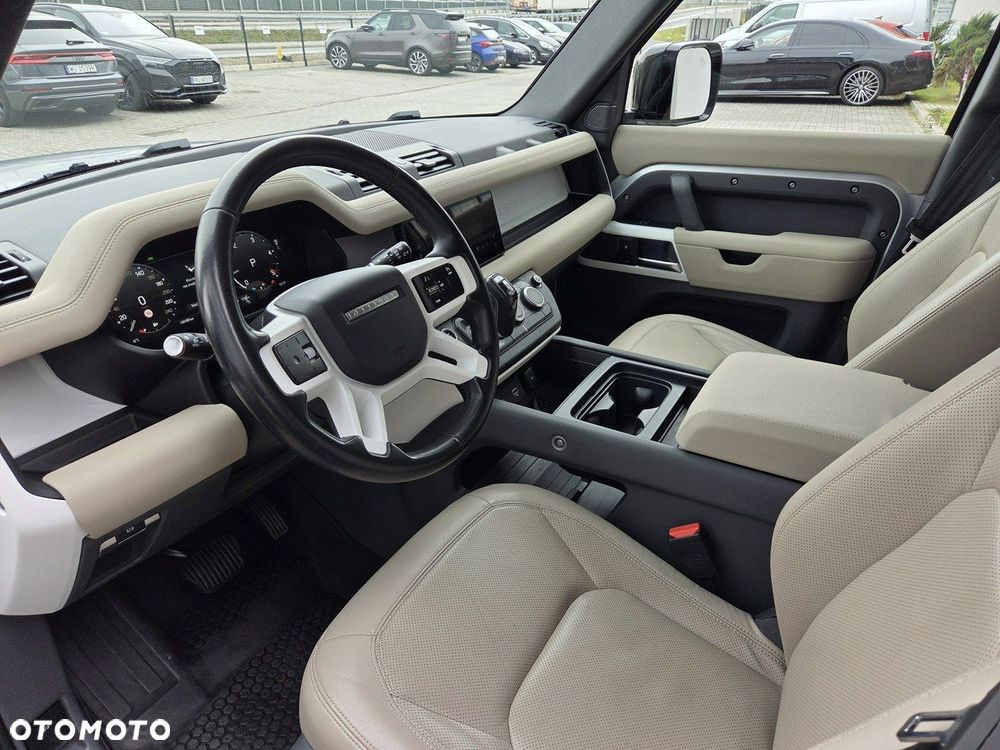Land Rover Defender - 18