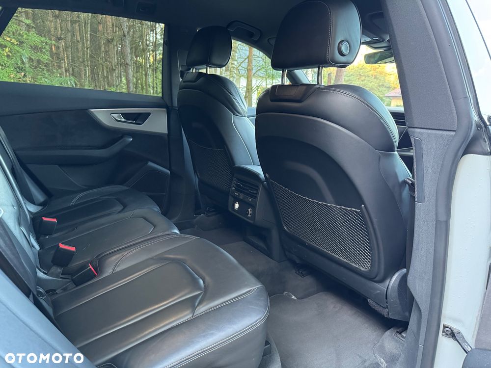 Audi Q8 - 32