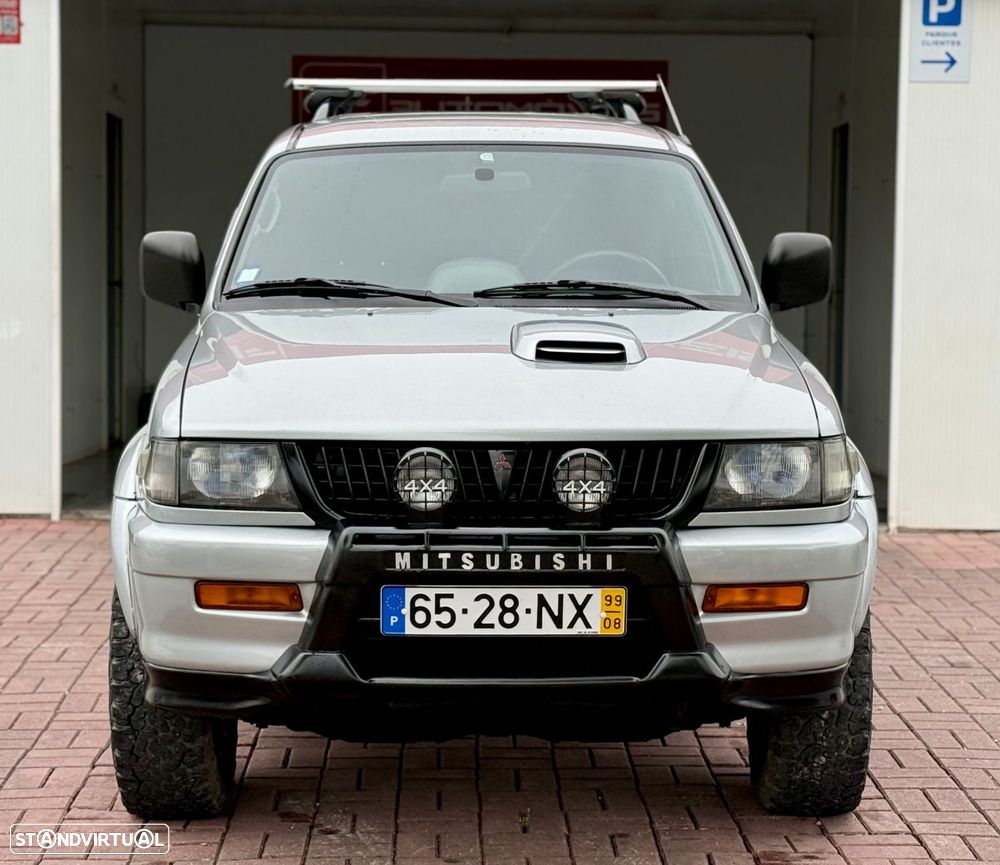 Mitsubishi Pajero Sport 2.5 TD GLS - 10