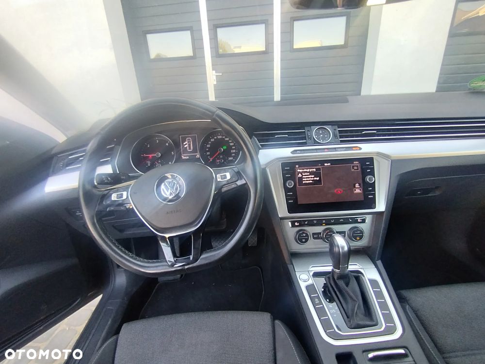 Volkswagen Passat ver-variant-2-0-tdi-scr-dsg-bluemotion-comfortline - 9