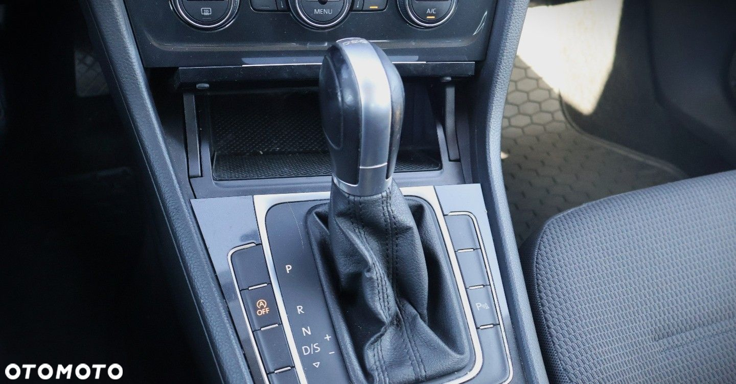 Volkswagen Golf - 26