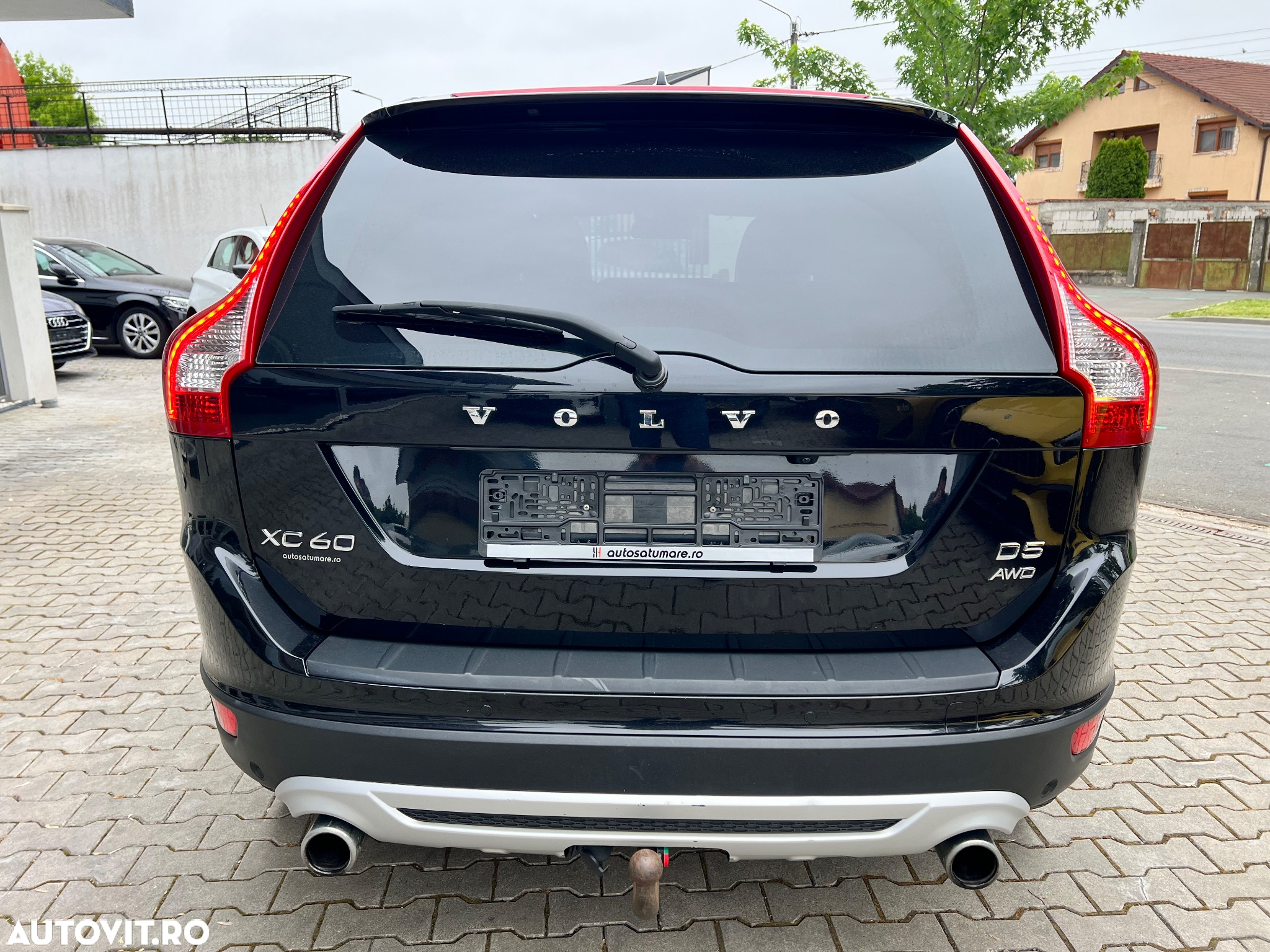 Volvo XC 60 D5 AWD Aut. RDesign - 12