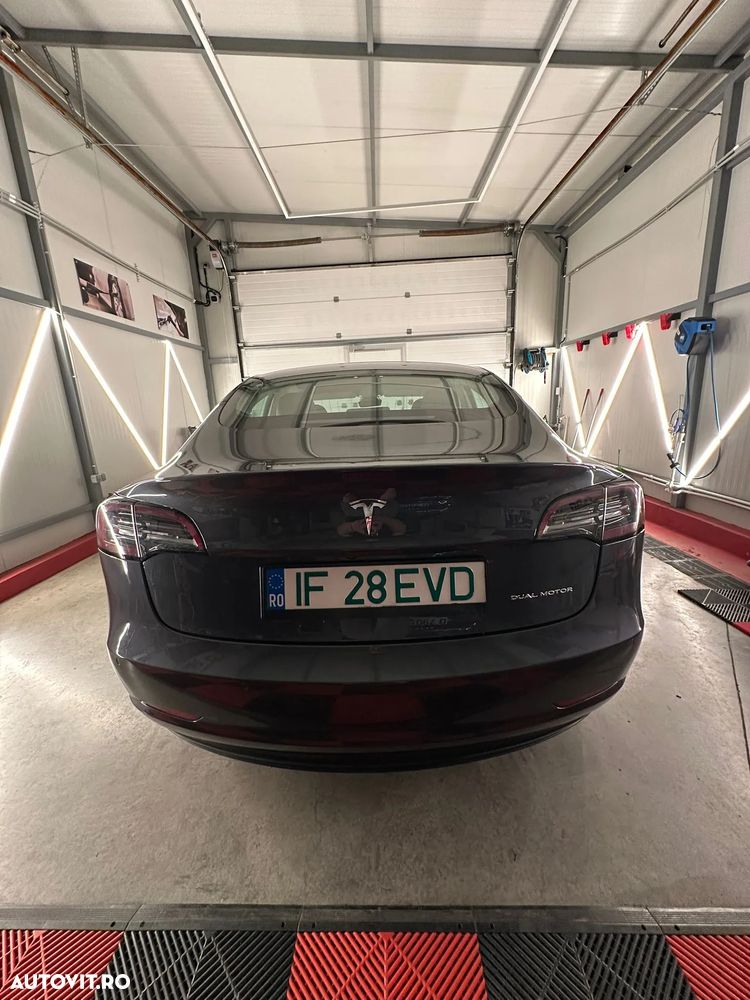 Tesla Model 3 - 11