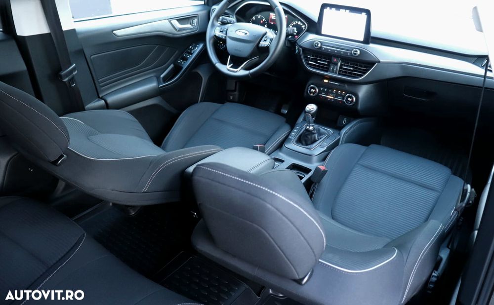 Ford Focus - 12