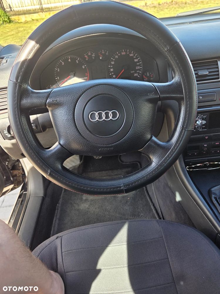 Audi A6 Limousine 1.8 - 17
