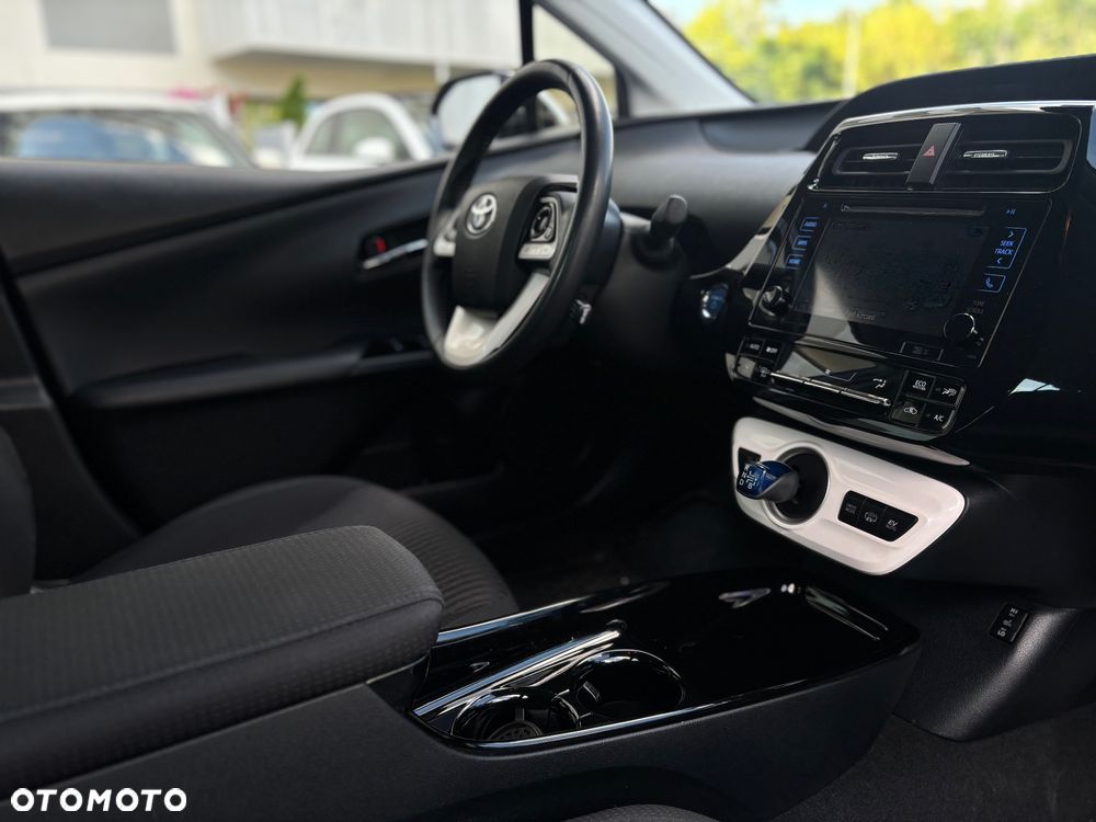 Toyota Prius 1.8 Hybrid Prestige - 24