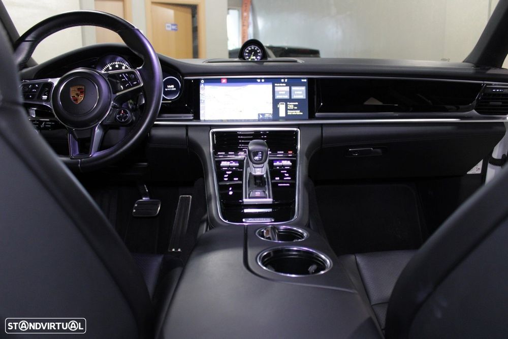 Porsche Panamera 4 E-Hybrid - 27