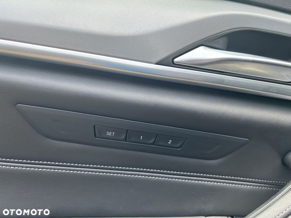 BMW Seria 5 520d Sport Line - 14